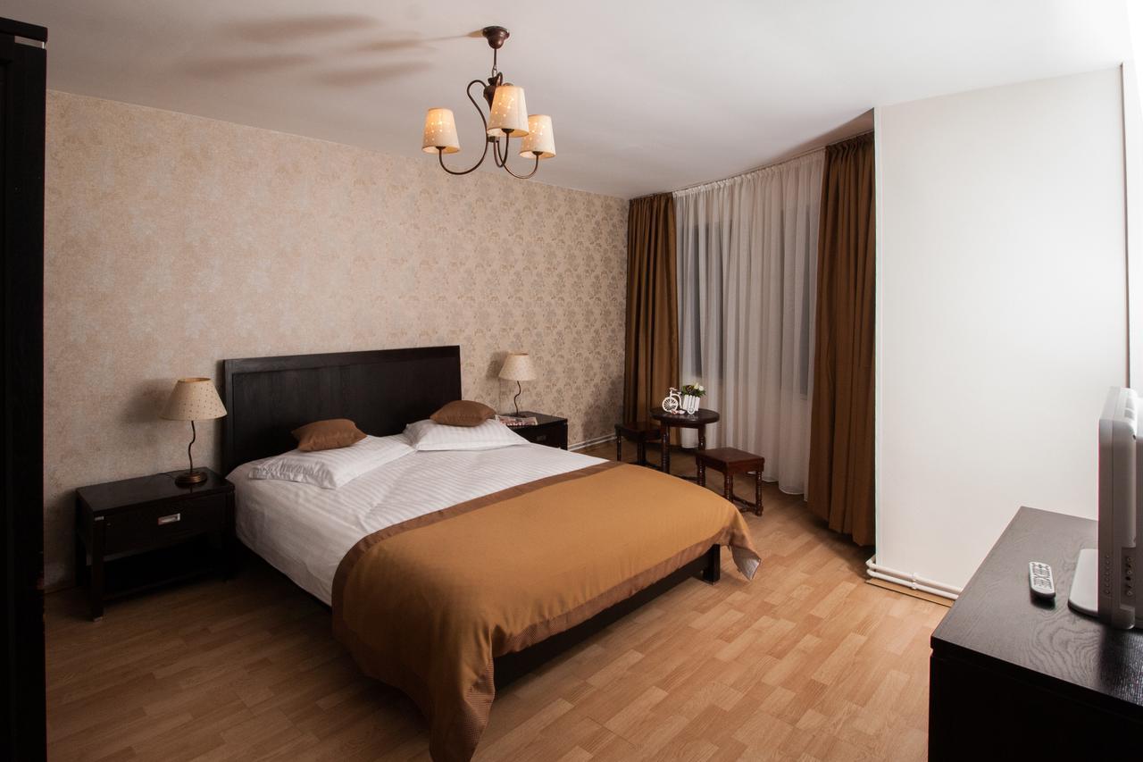 Complex Mona Caraiman Hotel Buşteni Exterior foto